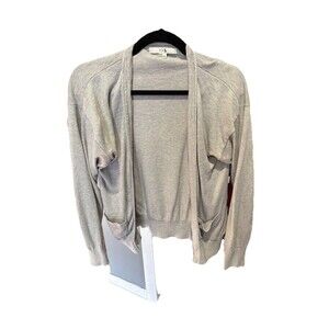 XXI Medium Sized Women’s Long Sleeve Light Gray Cardigan
